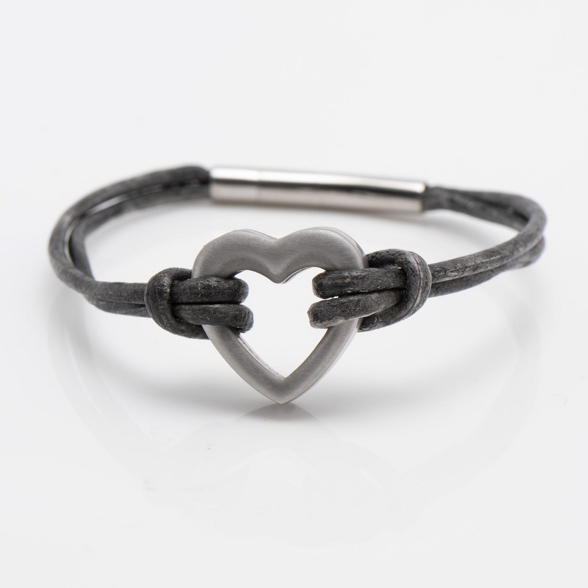 Pet Memorial Ashes Bracelet, Metallic Black Heart, photo 3 of 14