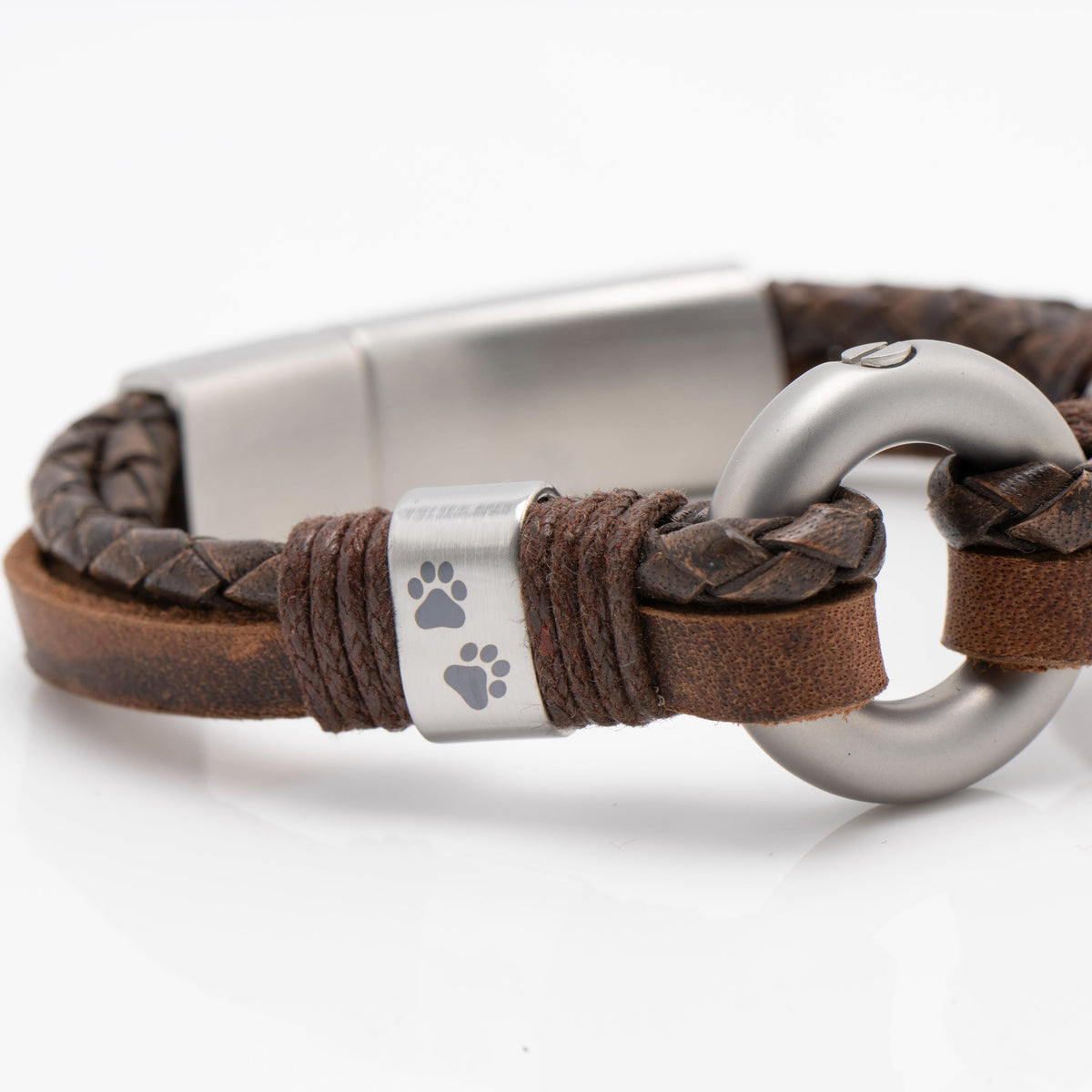 Men's Round Brown Leather Ashes Bracelet with Urn Clasp, photo 17