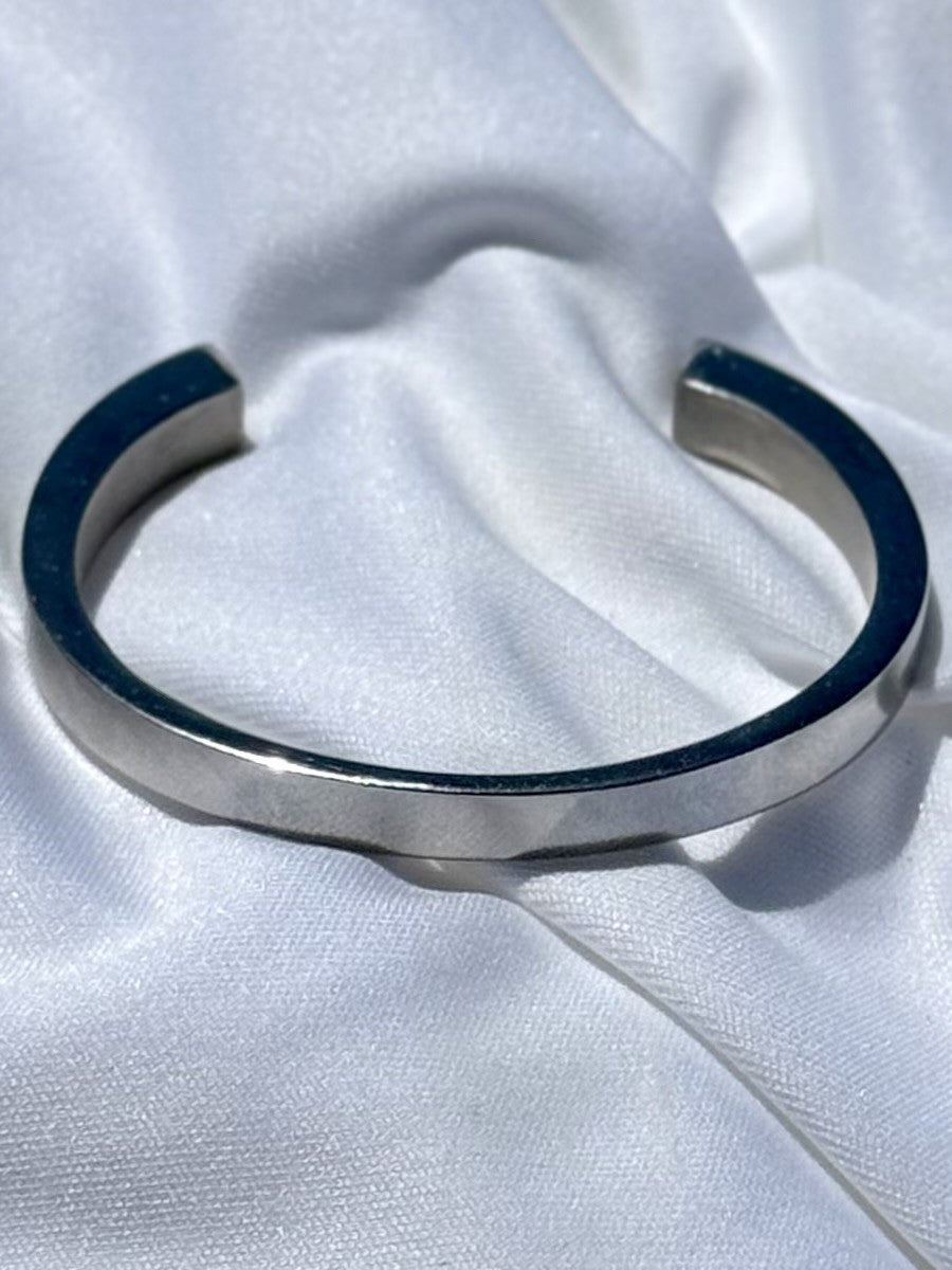 Personalised Memorial Ashes Bangle – Stainless Steel Keepsake Bracelet
