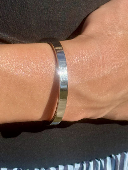 Personalised Memorial Ashes Bangle – Stainless Steel Keepsake Bracelet