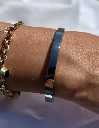 Personalised Memorial Ashes Bangle – Stainless Steel Keepsake Bracelet