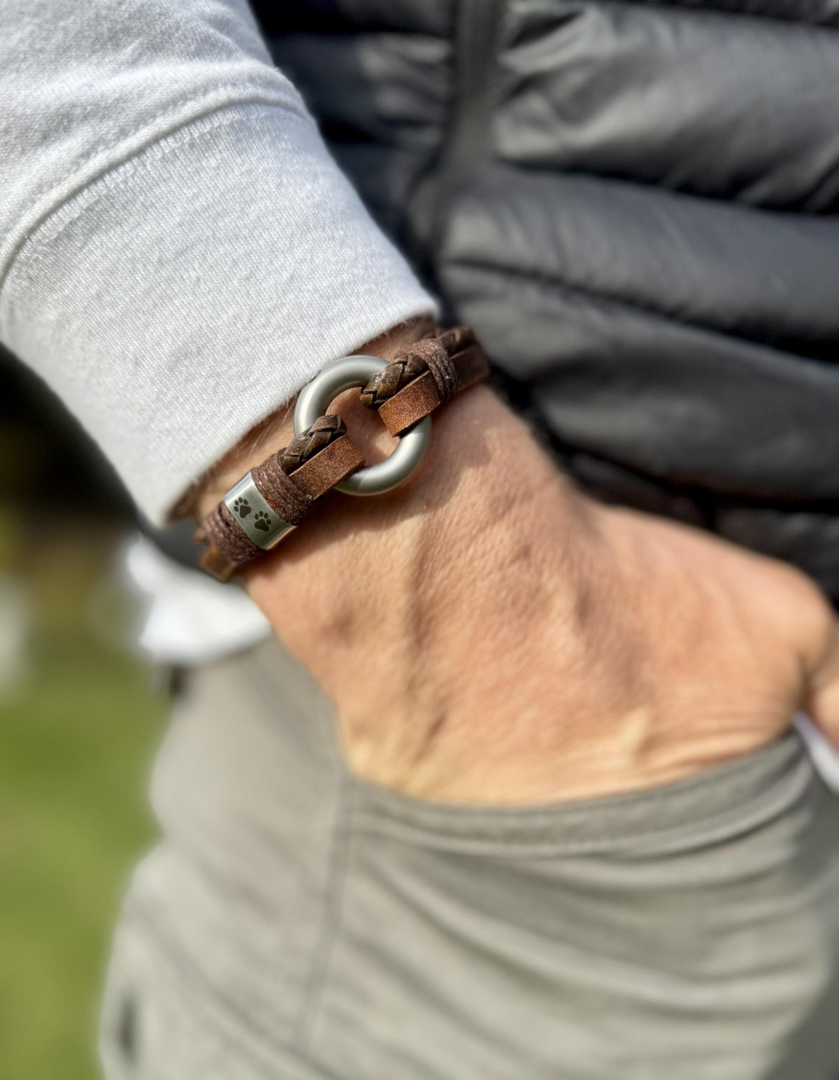 Men's Round Brown Leather Ashes Bracelet with Urn Clasp, photo 20