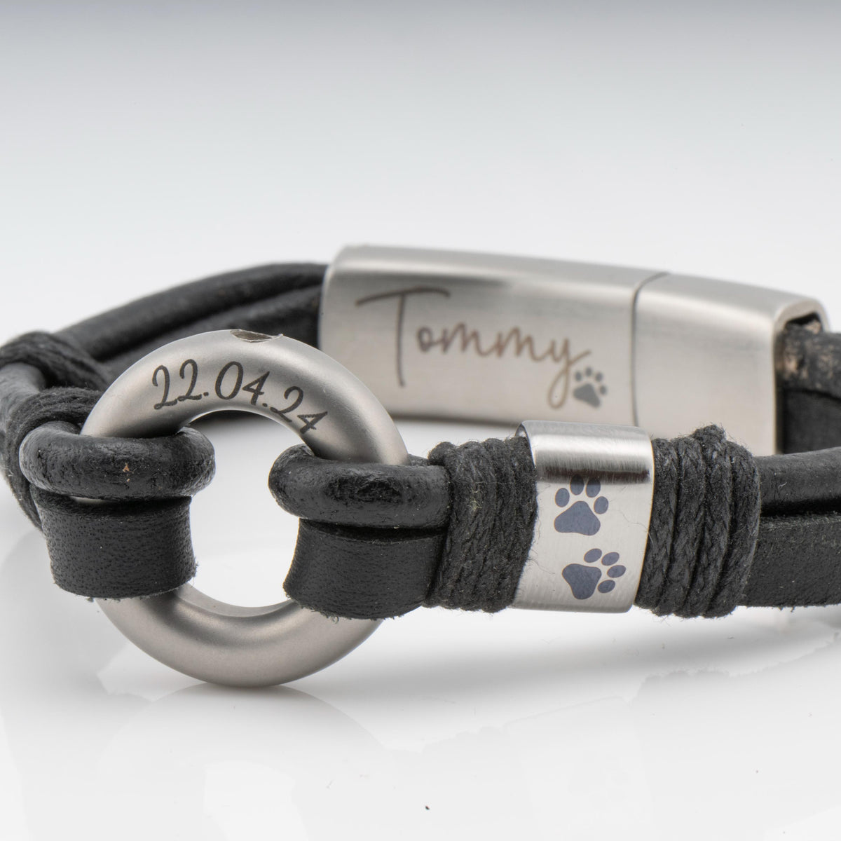 Men's Round Brown Leather Ashes Bracelet with Urn Clasp, photo 16
